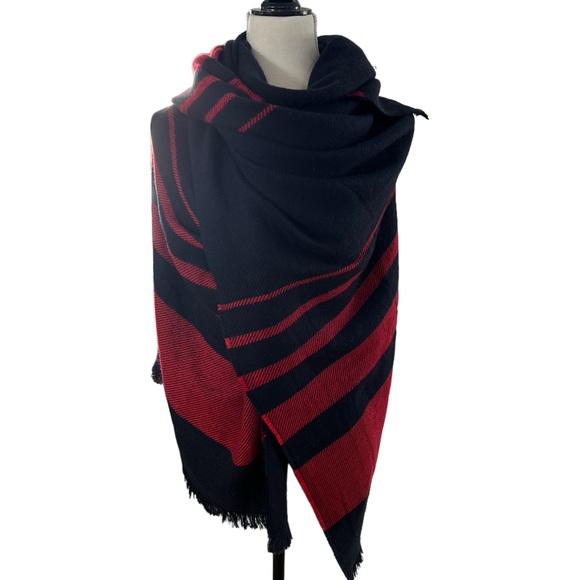 Banana Republic Black & Red Reversible Knit Poncho One Size NWT - Picture 3 of 6